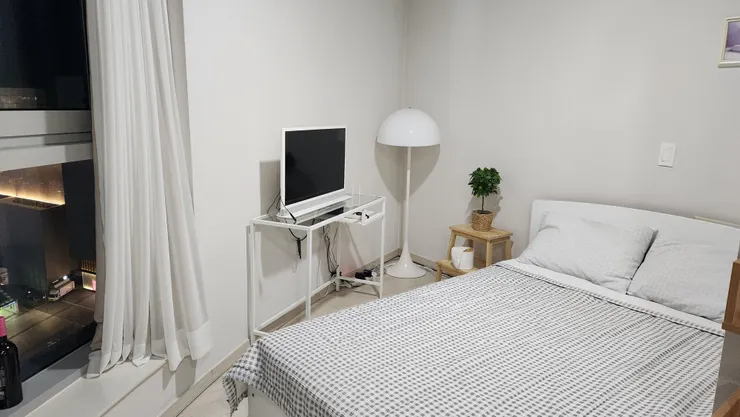 床鋪空間、電視很小