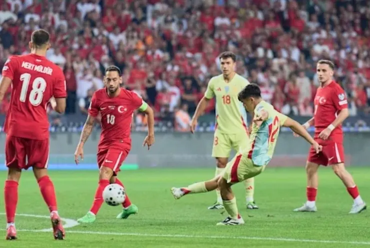 柏迪獨建兩功助西班牙狂勝6:0