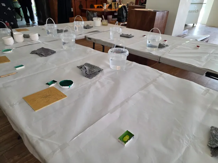 戶外鉛筆寫生後，在室內上色