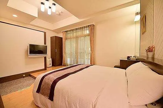 溪頭住宿 ｜溪頭布拉格民宿