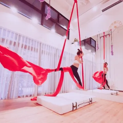 娜的生活觀察日記的沙龍