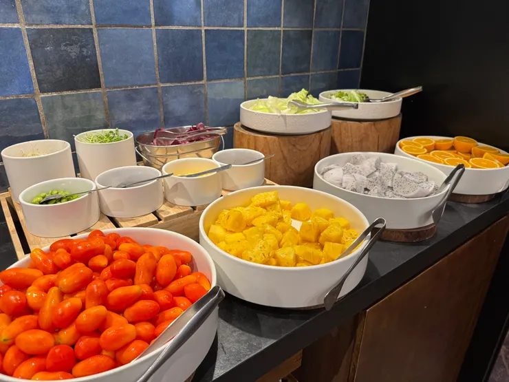 村民食堂廚窗港點_沙拉水果