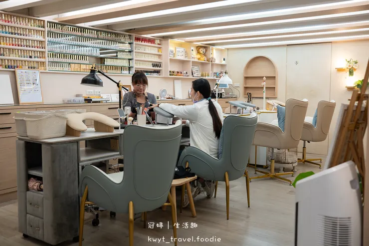 [板橋新中式美睫設計]AN藝術工坊，忙碌女生的救星！2.5小時同步完成美睫手足美甲保養，躺著睡一覺就變美，板橋美甲推薦，附最新美睫美甲價格表