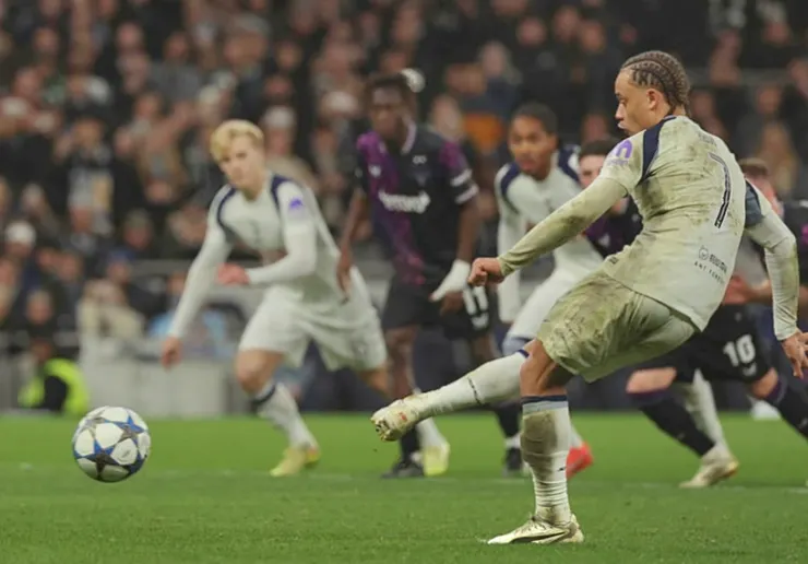 施蒙斯射入十二碼球助熱刺大勝3:0