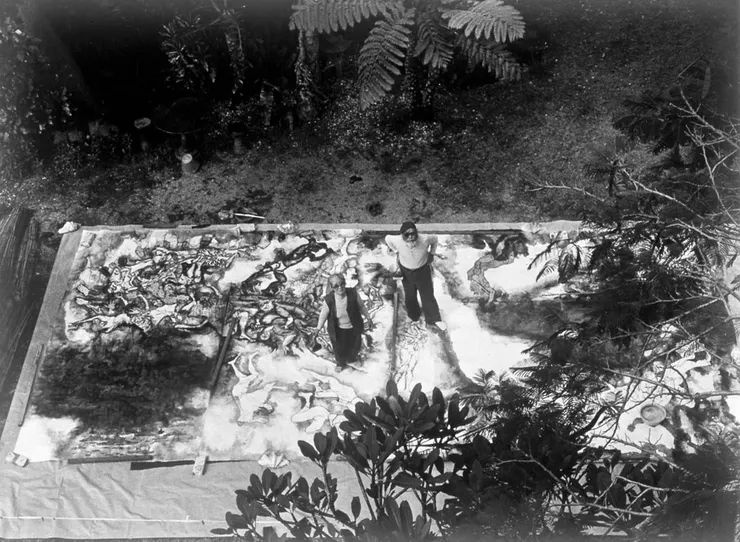 正在繪製作品的丸木夫婦