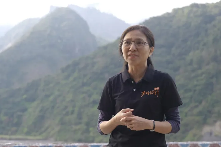 （圖說：因為心繫大同鄉的長輩們，伊甸宜花區區長夏靜漪期盼能募得更多交通車，不讓山路阻斷長輩的健康權，守護他們在社區安老的願望。）