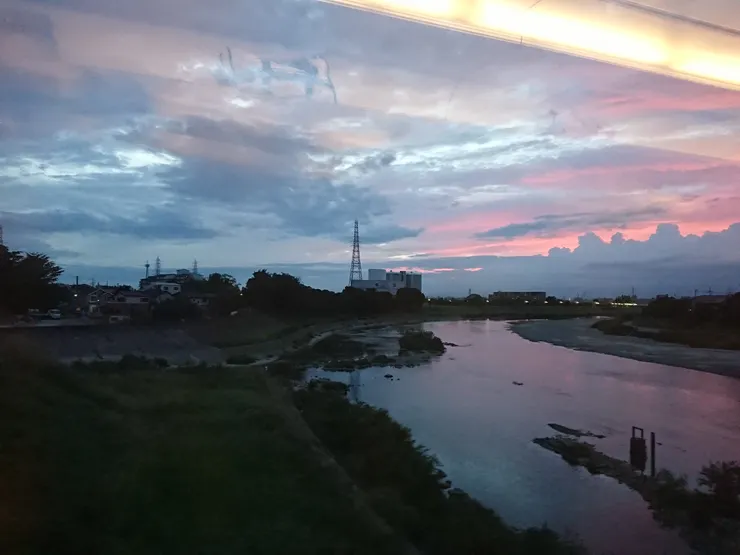 返回新大阪路上看到的雲彩