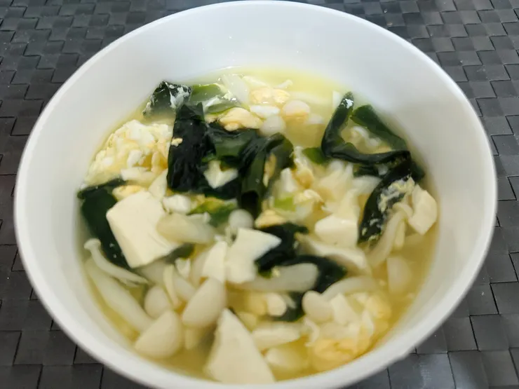 大漢嫩豆腐+海帶芽+美白菇+蛋