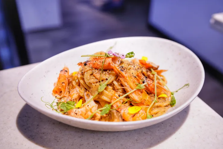 義大利麵充滿了濃郁的奶香與海鮮的鮮甜