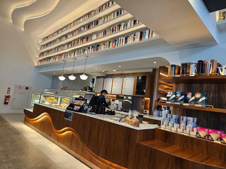 公司旁邊的咖啡廳