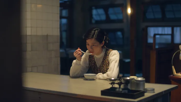 從古至今，女子的人生道路總是艱辛。