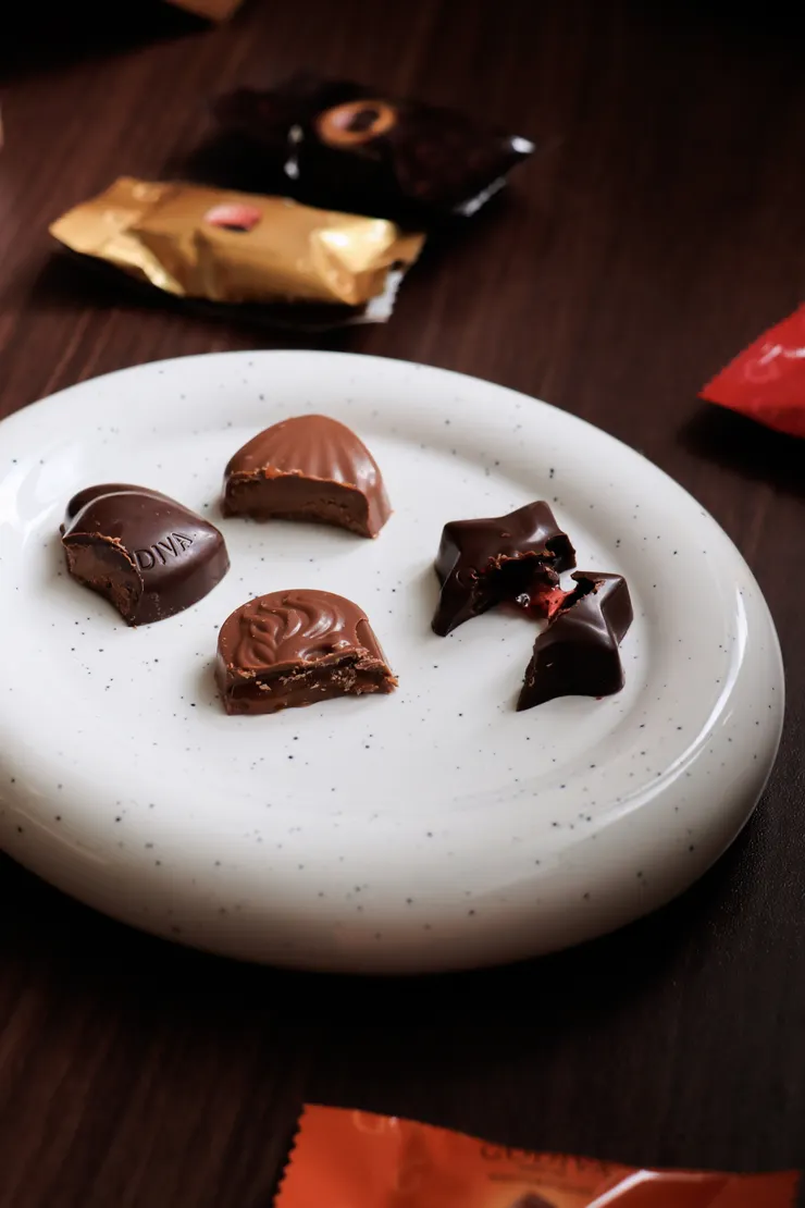 GODIVA經典大師系列 ◽️綜合巧克力禮盒 一次四種風味(黑巧克力、牛奶巧克力、榛果牛奶巧克力、覆盆莓黑巧克力)都能吃到，送禮自用兩相宜！