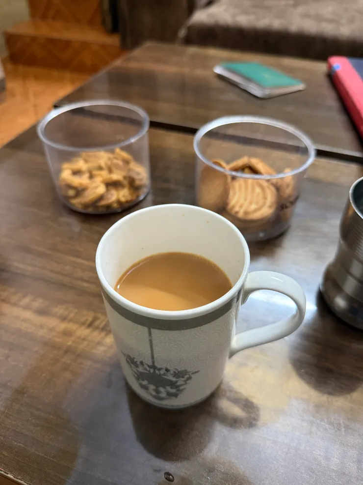 民宿老闆娘招待的餅乾和馬薩拉茶,好好喝~