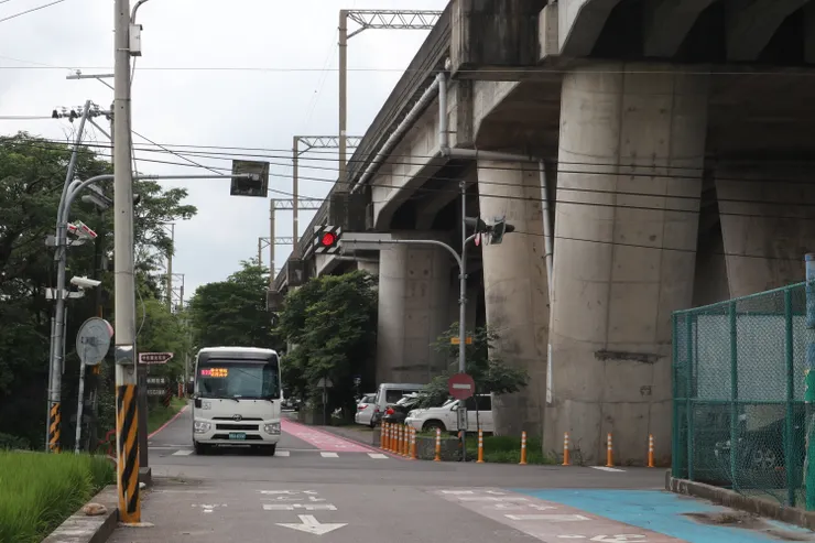 巧遇從苑裡駛來的839公車