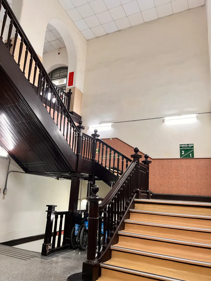 吸引我的平凡樓梯