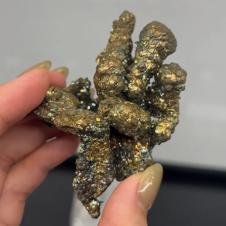 美國甜水礦區黃鐵礦置換硬石膏,來自Lithos Minerals