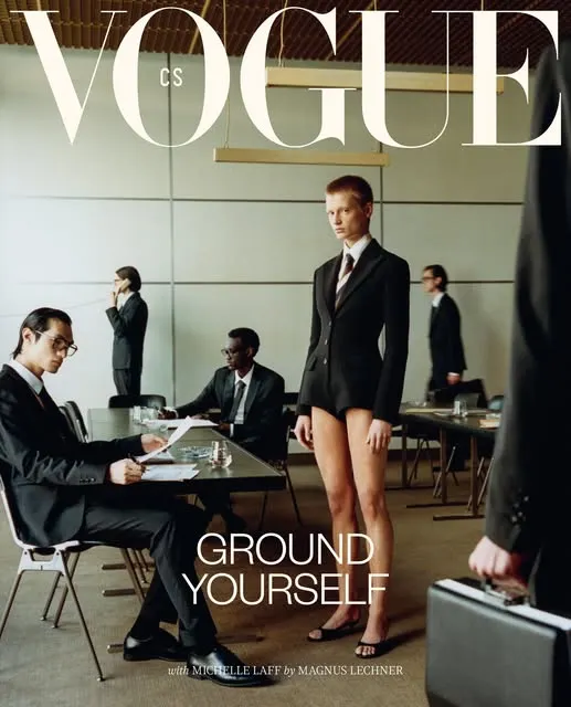 前面戴眼鏡那位