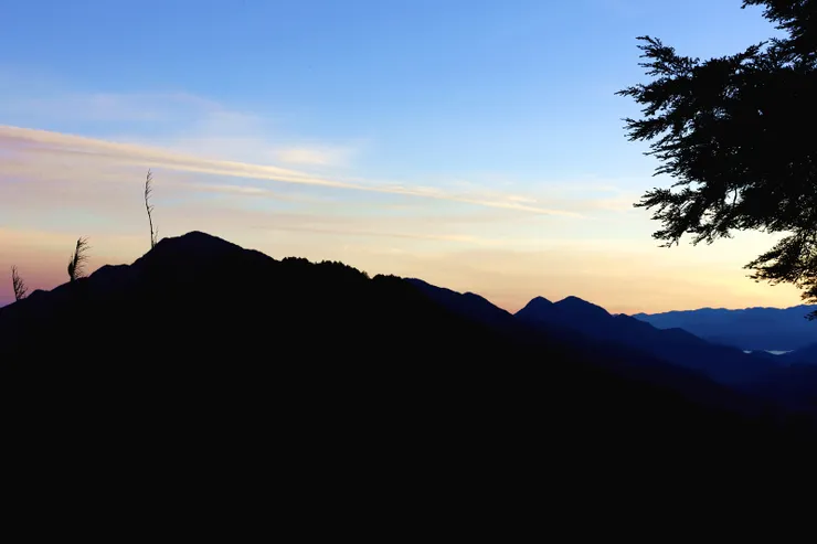 D3 4:20摸早黑出發-披星戴月去旅行