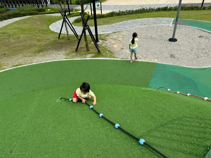 微傾斜的攀岩區