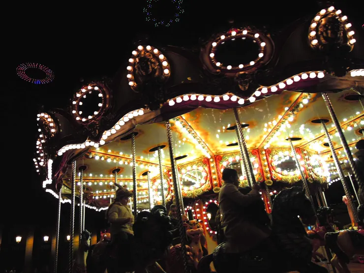 主廣場上的旋轉木馬（photo by me, 2011）