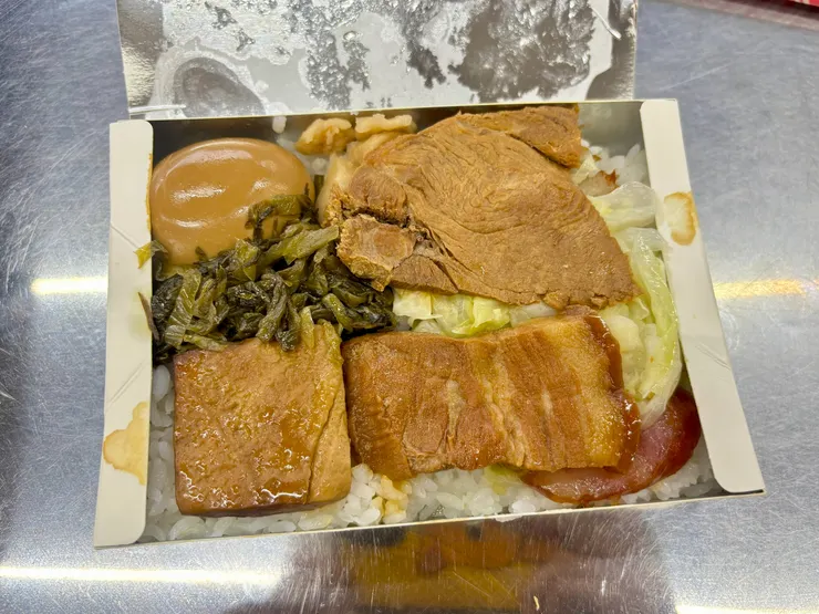 招牌口味福隆便當(自行拍攝)