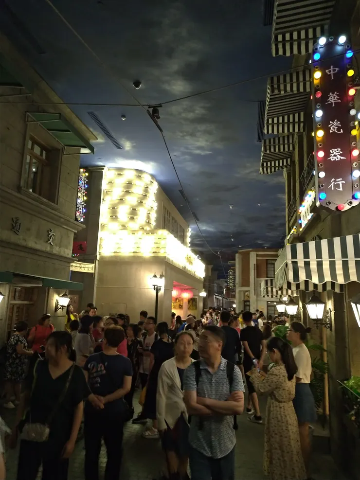 民國館呈現出五光十色的民國生活