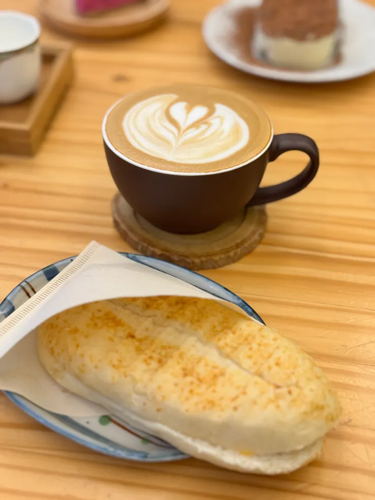 鐵路豬排熱壓軟法,吃的到豬排、蛋、起司片,熱卡布