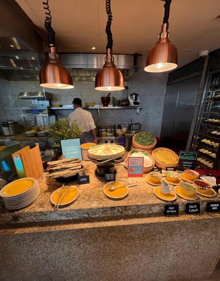 現煮麵食區，我點了叻沙米粉，很好吃。