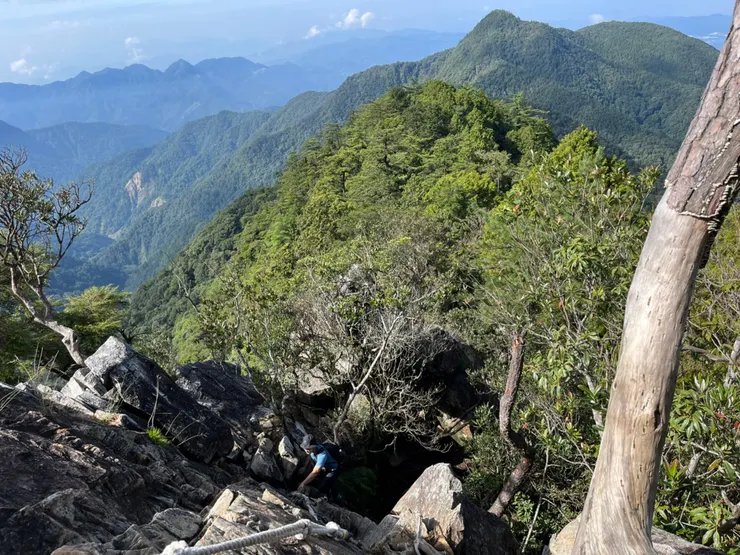 鳶嘴山攀繩路段
