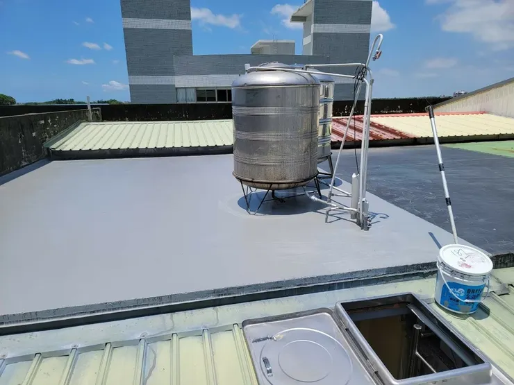 台南防水油漆推薦【胖匠工程行】屋頂做好防水,再也不擔心雨天滴