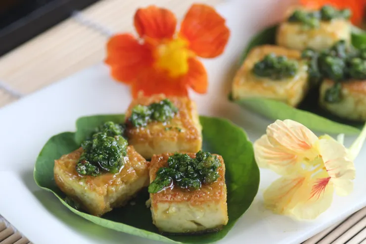 金蓮花青醬豆腐