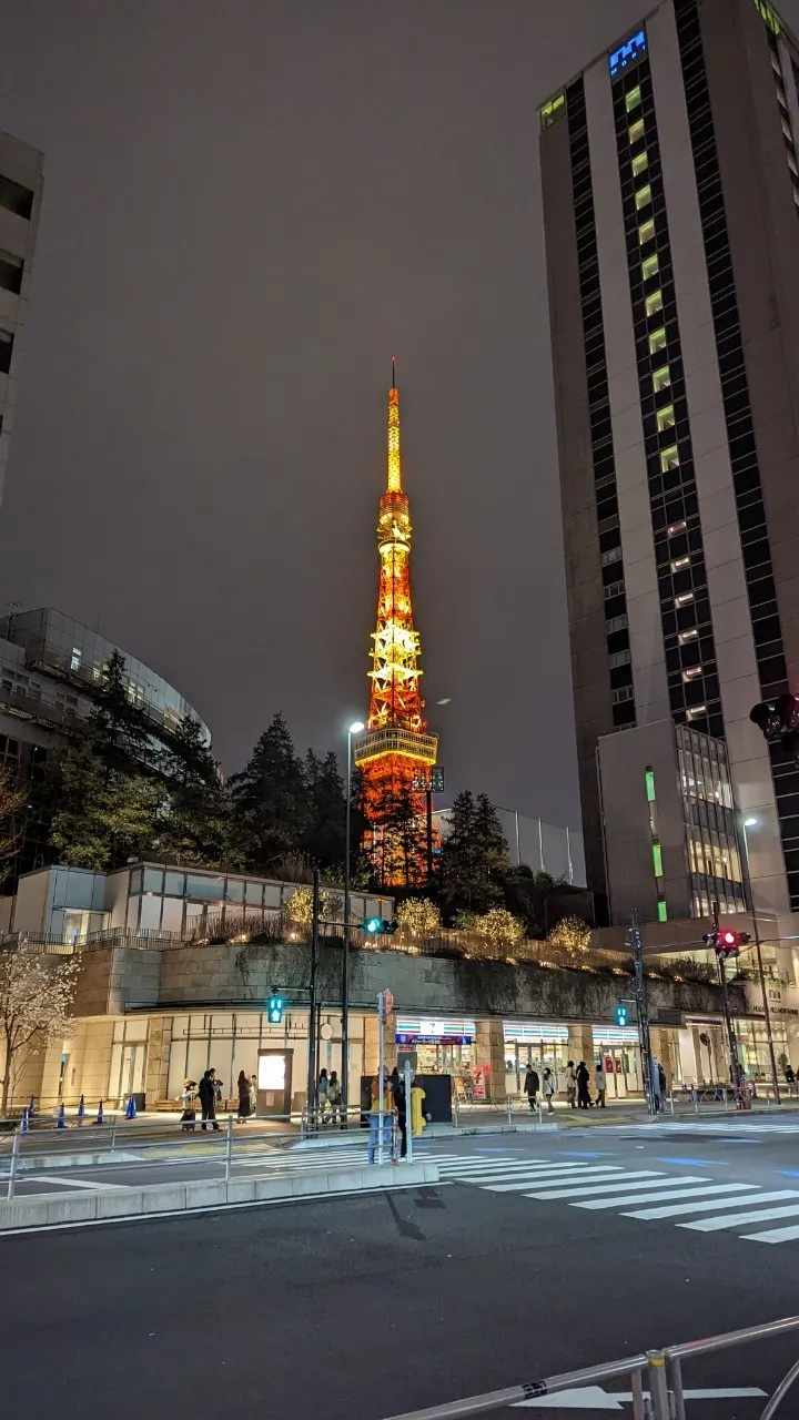 進麻布台之丘前拍的東京鐵塔