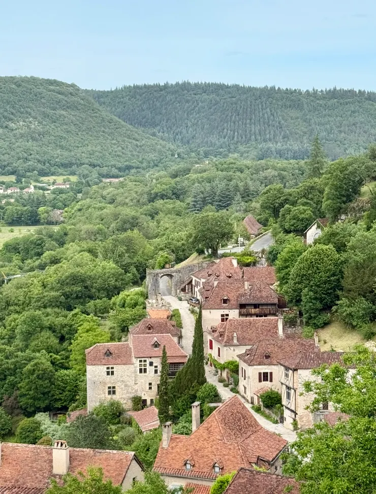 村莊入口處就在前方