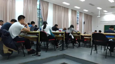 十天連假學生自發去圖書館