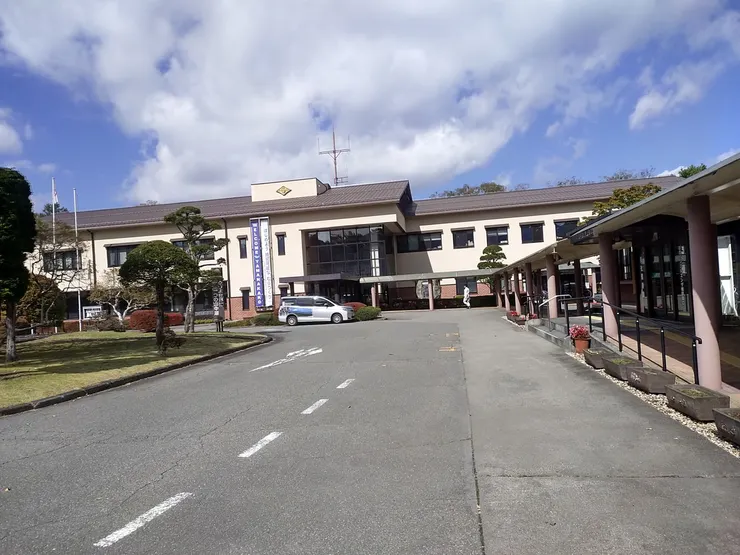 佔地很大 很舒服的場域