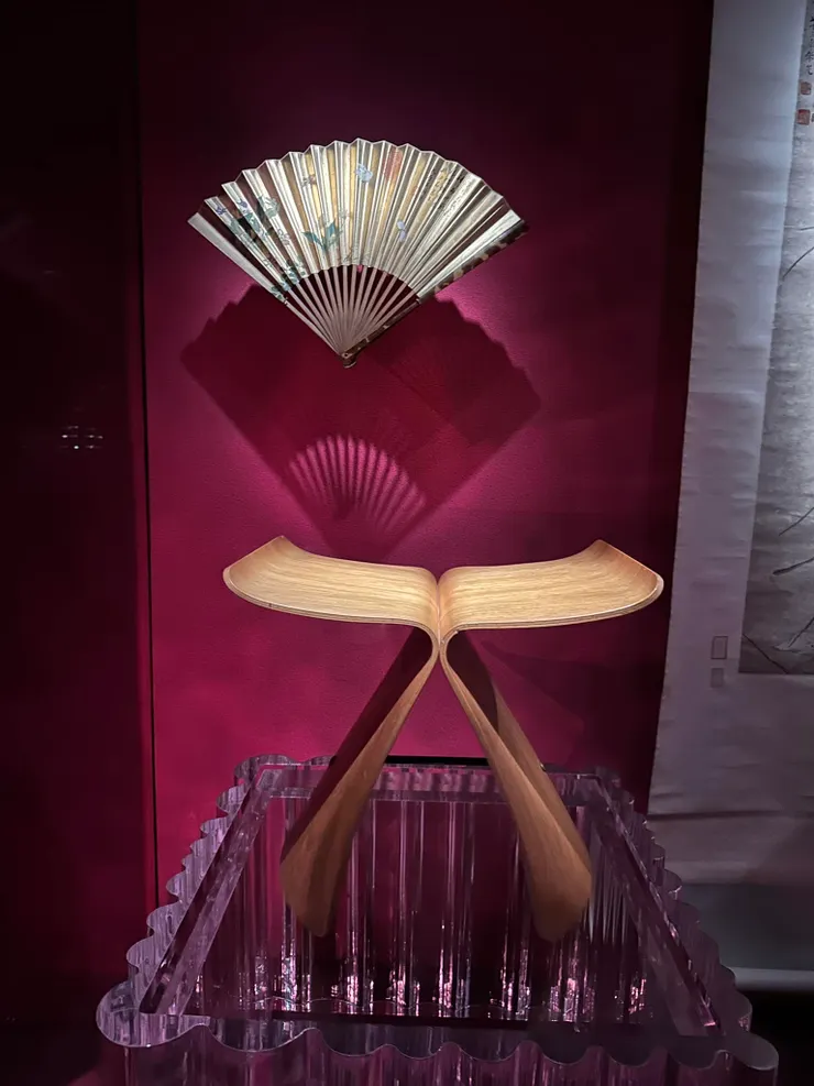 居然有柳宗理的蝴蝶凳