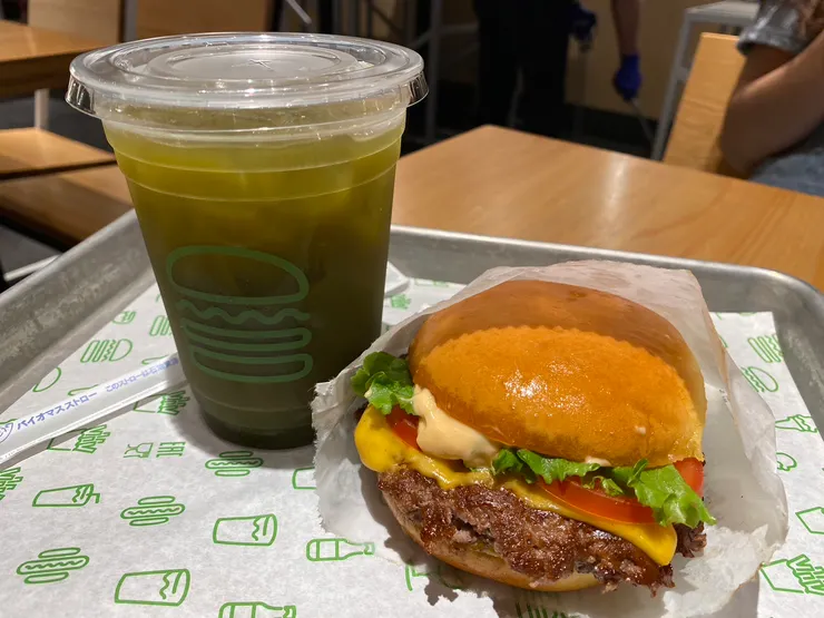 抹茶尬檸檬，真是沒喝過的味道。