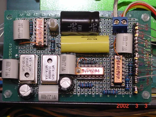 手工搭棚的 reclocked 電路照片