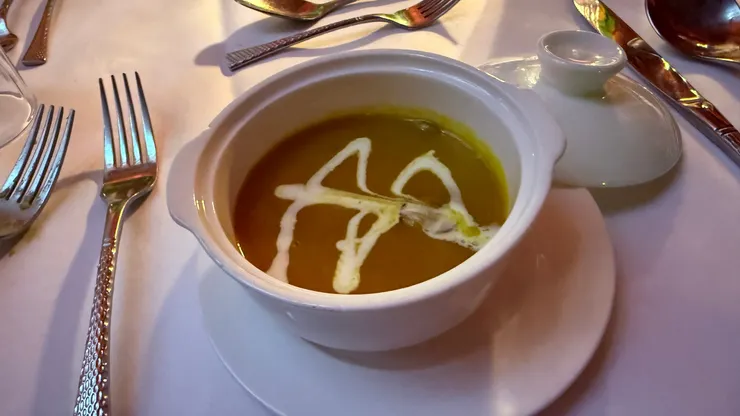 松露蘑菇南瓜湯拉花很隨性