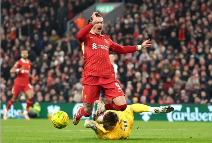 達雲紐尼斯被撲跌搏得十二碼球