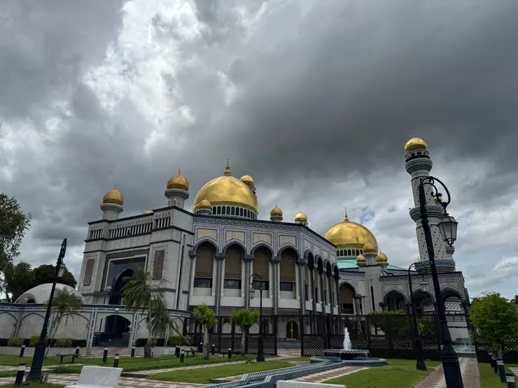 當天去得不合時候，因爲是祈禱時間，未能進去内部欣賞