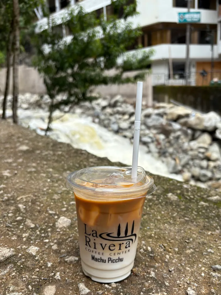 據店員說是使用當地的豆子，喝起來還不錯