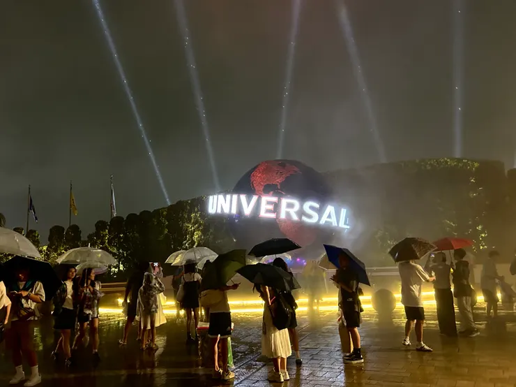 樂園就是要從白天玩到晚上!下雨也依然好玩的環球!!