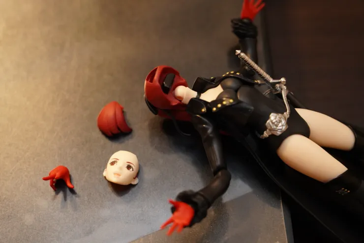 展示換裝臉部零件的樣子