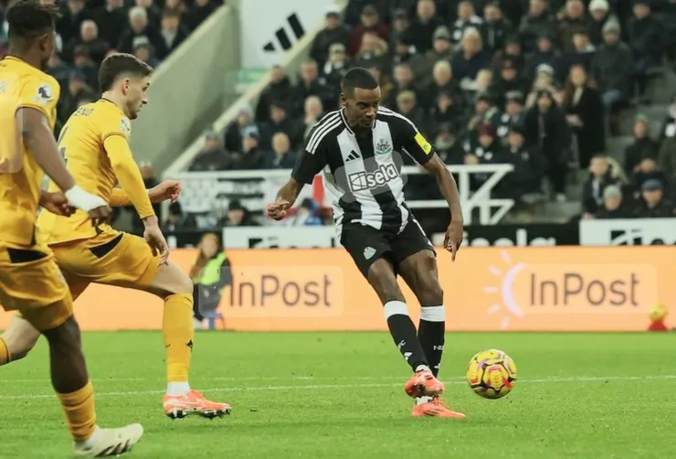 伊蕯射入一球助纽卡素領先1:0