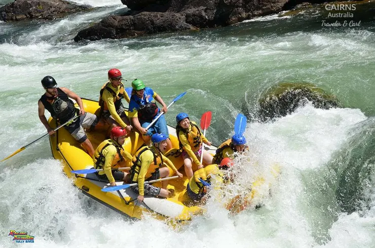 泛舟 rafting ，工作人員拍下的我們，防護做得很到位