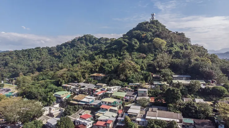 蟾蜍山與山腳煥民新村空拍照片（圖片來源：臺北市政府）