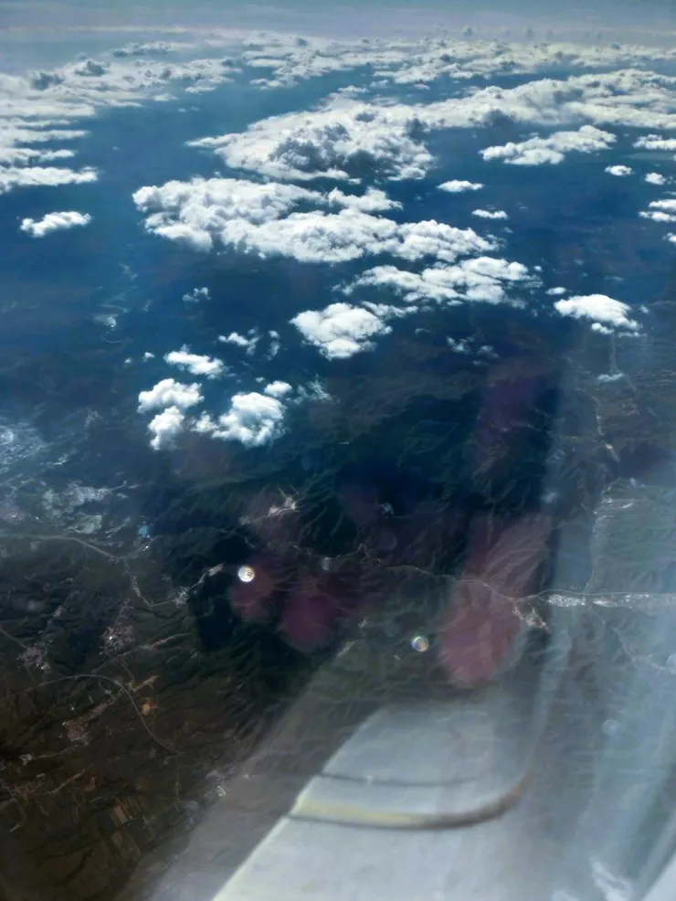 平平離台的飛機上