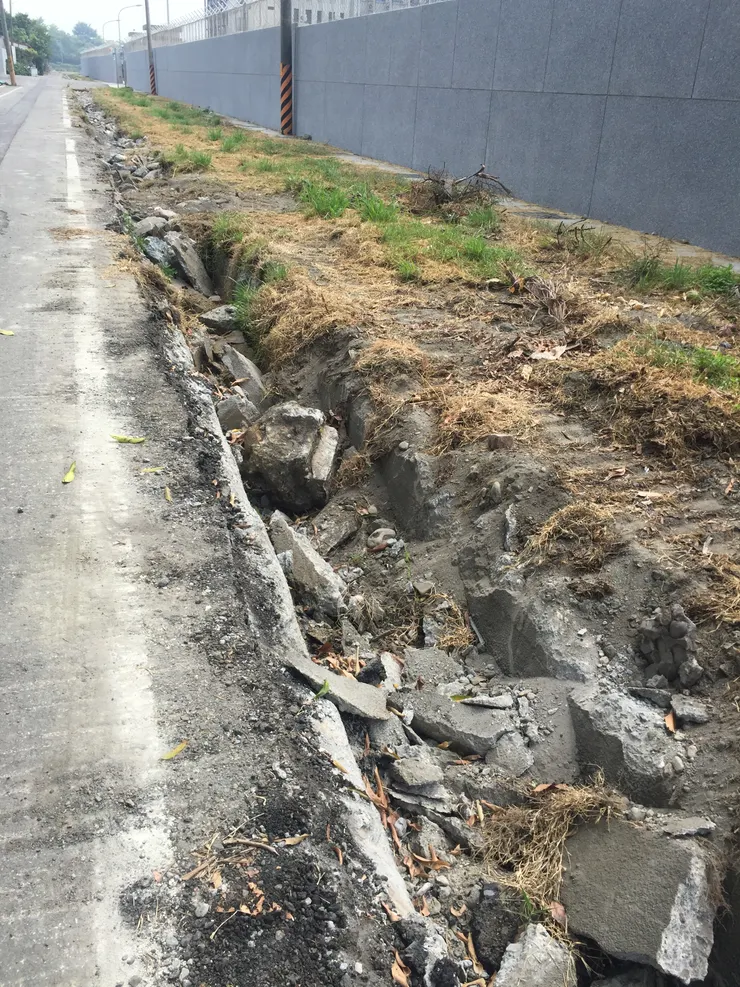 兵營重建也將灌溉渠搗毀