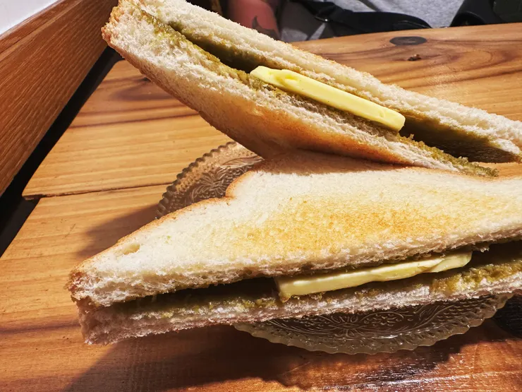 樣子普普的吐司,竟然就這樣變成這回合的最愛了!單點一份89元不便宜,二個人一起點雙人餐比較划算。